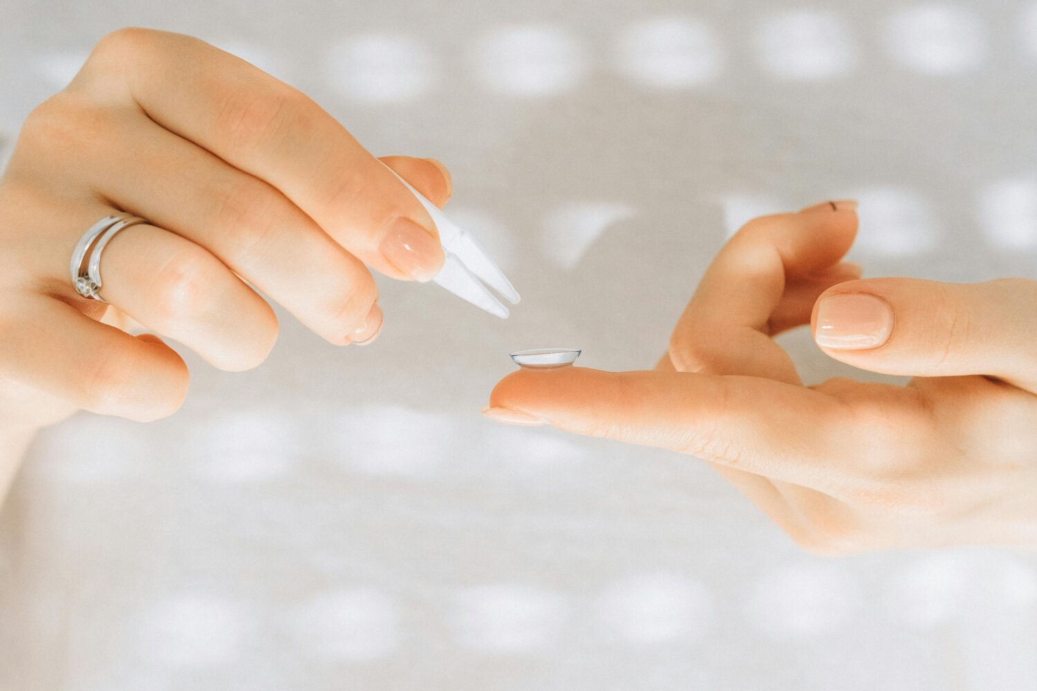 Silikonhidrogēla kontaktlēcas – kāpēc tās ir labākas un kam piemērotas?